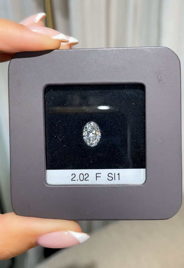 Бриллиант Овал 2.02 крт